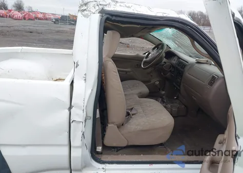 2001 Toyota Tacoma из США, поврежденный, VIN 5TEPM62N81Z723613